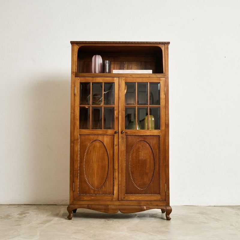 Colonial Cabinet with Queen Anne Legs