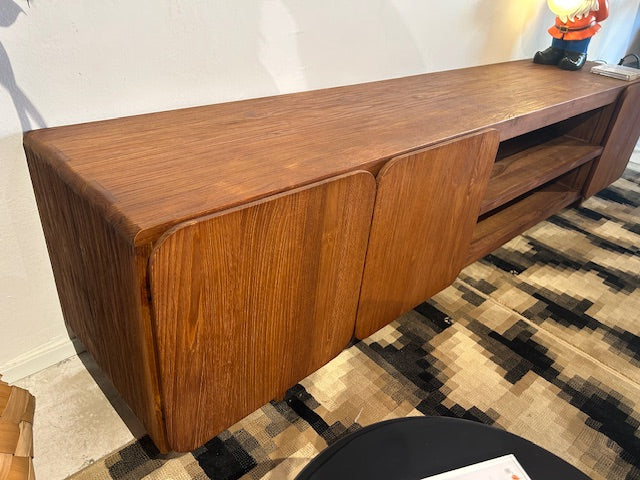 dBodhi Tess TV Console 3 Doors - Journey East