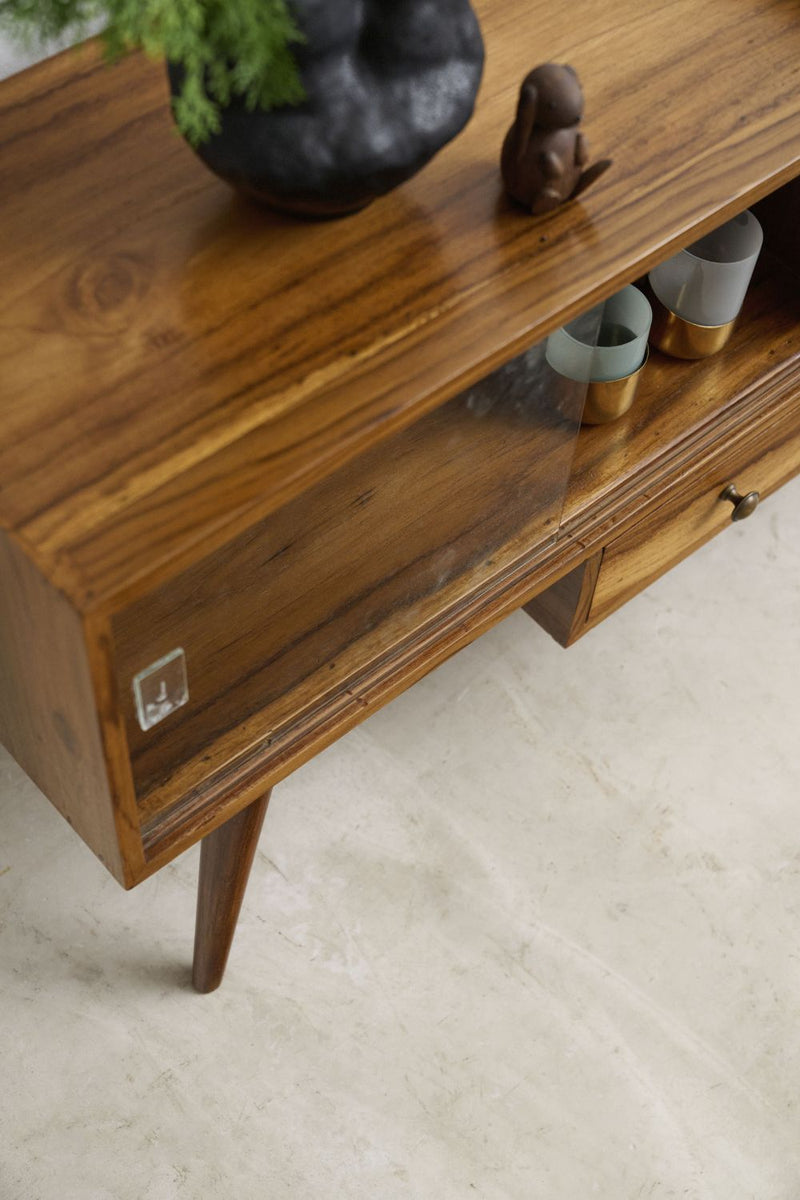 Retro Small Console - Journey East