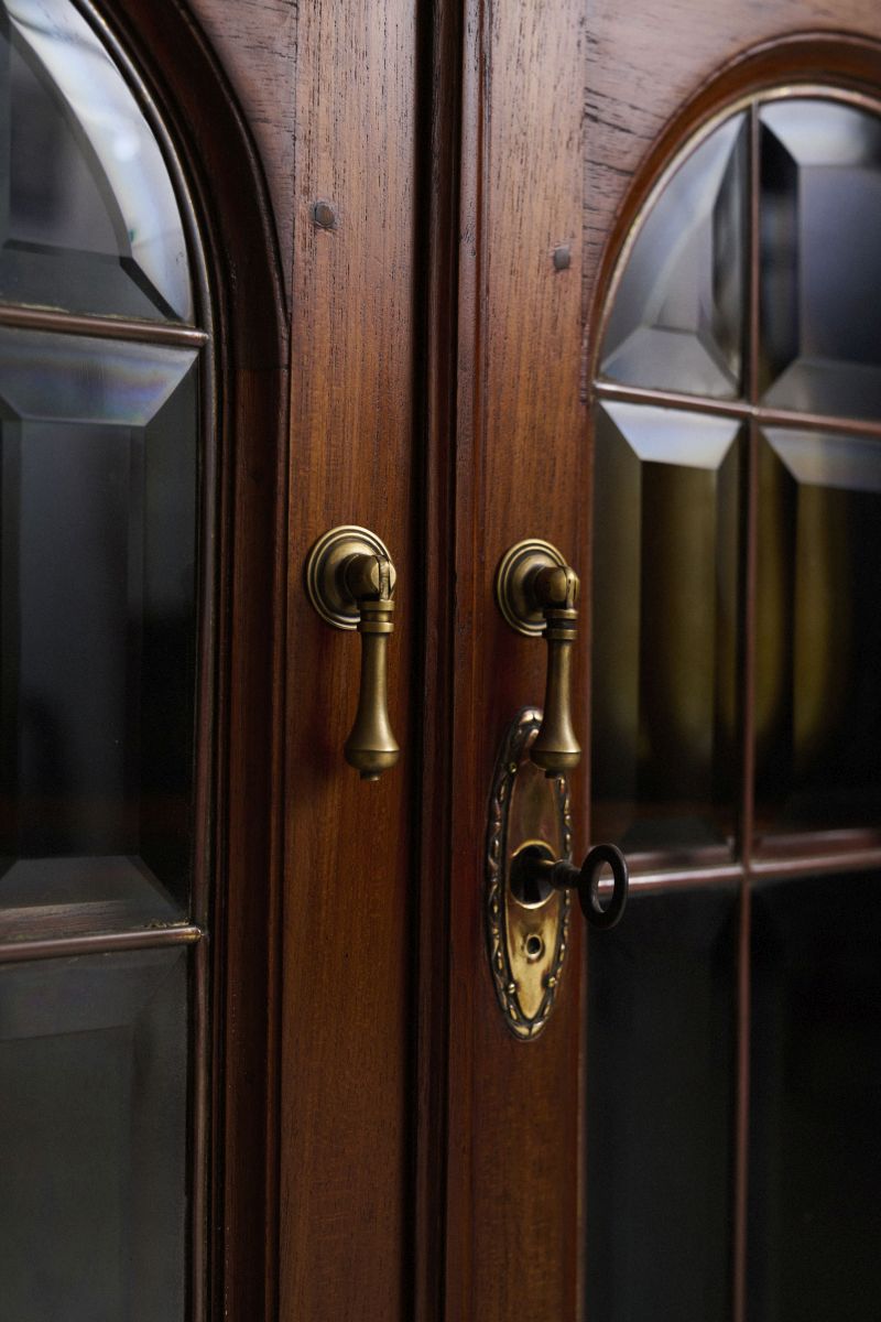 Colonial Cabinet - Journey East