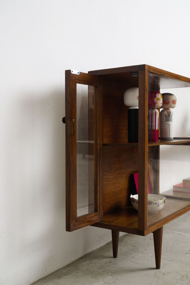 Retro Display Shelf - Journey East